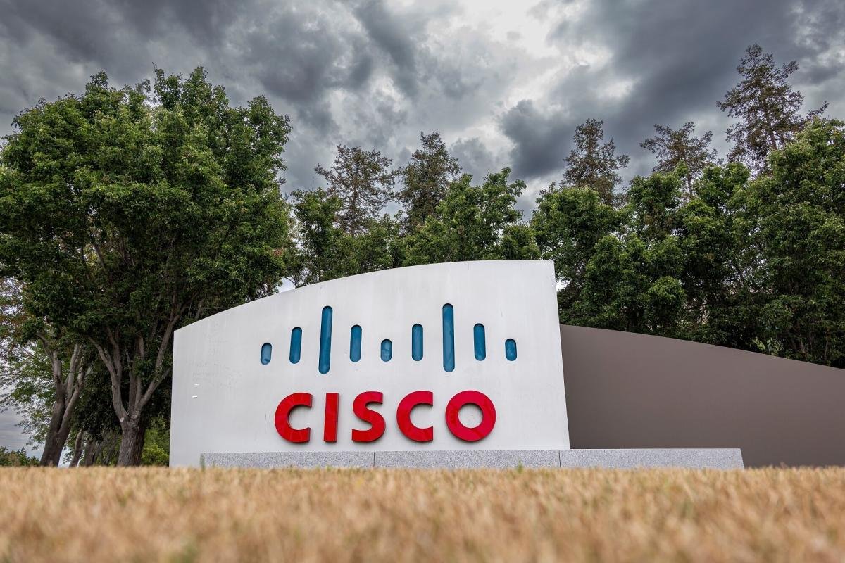 Cisco gains after the CEO points to advances in artificial intelligence and security