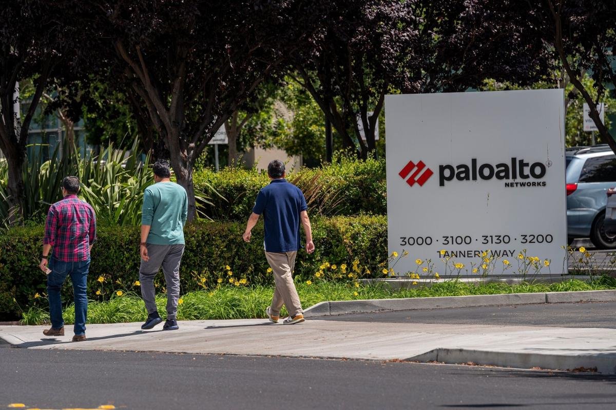 Palo Alto Networks rises after Billings' forecast beat estimates