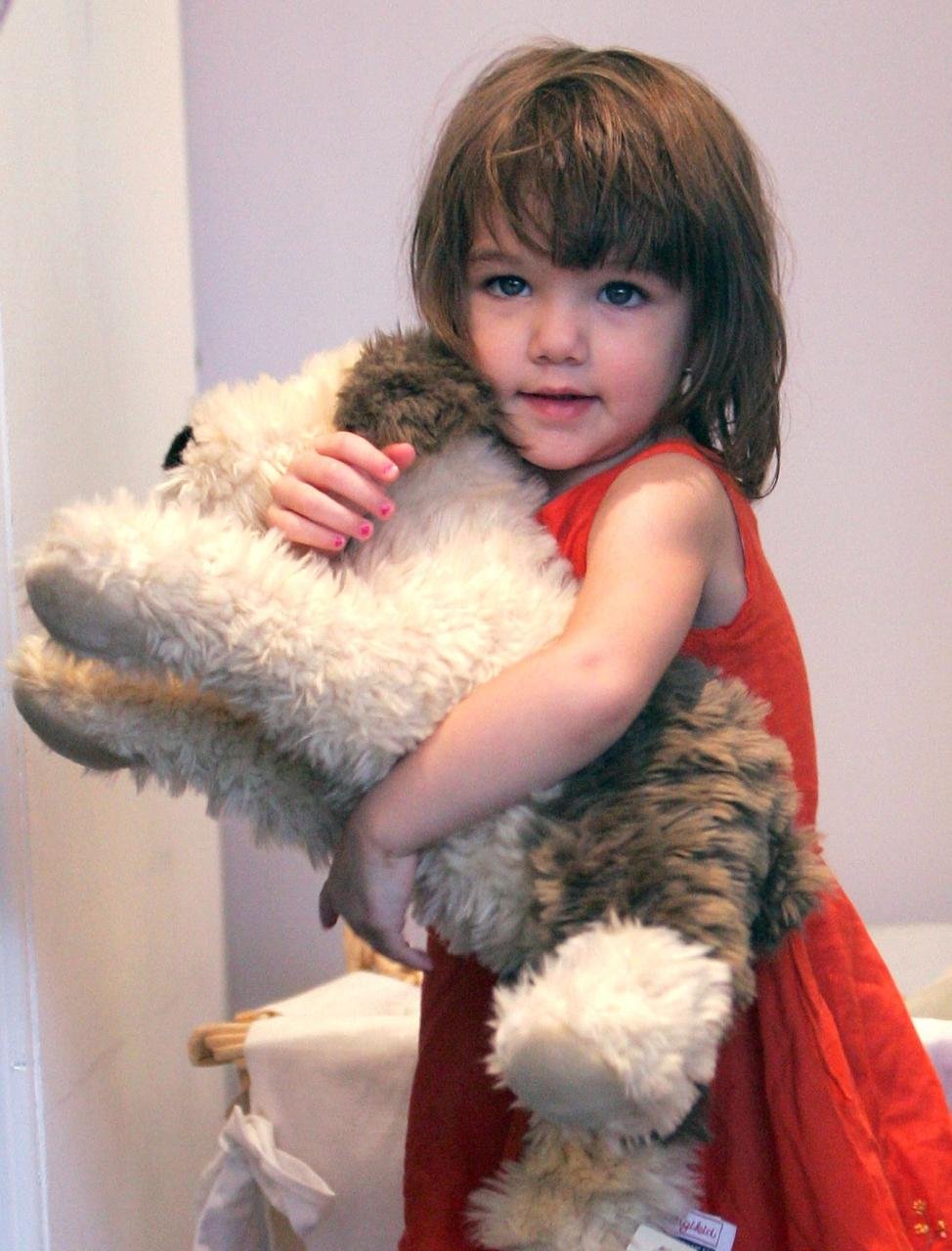 Suri Cruise at the Bonpoint children's store in West Village on August 17, 2008, in New York City | Source: Getty Images