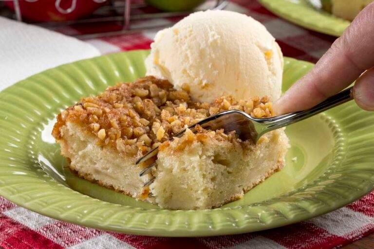 How To Make Sweet Apple Pie Cake - Positivitybuzz